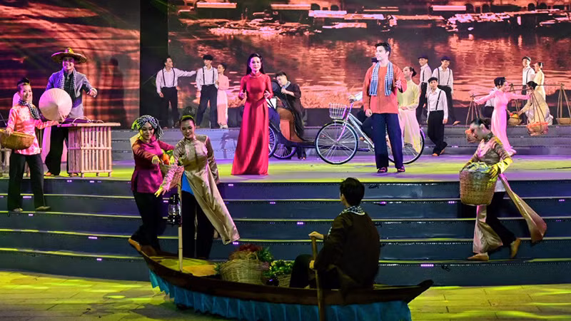 Tiết mục ca cảnh trong chương trình. (Ảnh: Quốc Thanh) Tiết mục ca cảnh trong chương trình. (Ảnh: Quốc Thanh)