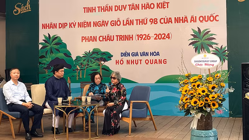 Quang cảnh buổi tọa đàm. 