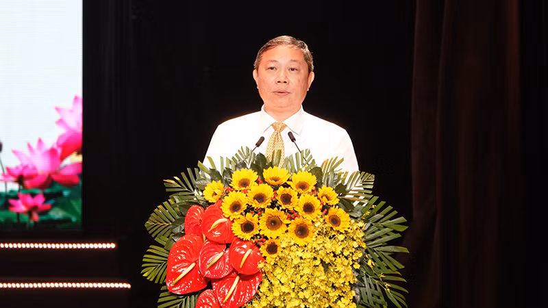 Phó Chủ tịch Ủy ban nhân dân Thành phố Hồ Chí Minh Dương Anh Đức phát biểu tại hội nghị.