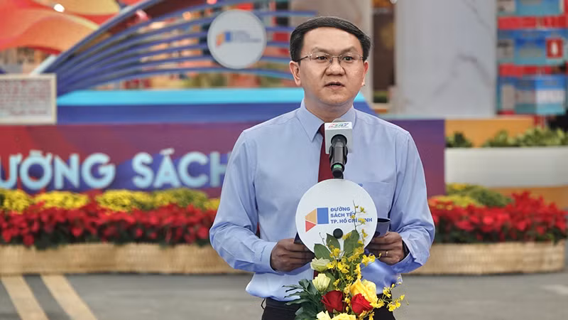 Giám đốc Sở Thông tin và Truyền thông Thành phố Hồ Chí Minh Lâm Đình Thắng phát biểu tại lễ khai mạc. Giám đốc Sở Thông tin và Truyền thông Thành phố Hồ Chí Minh Lâm Đình Thắng phát biểu tại lễ khai mạc.