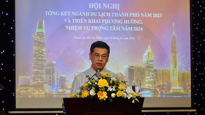Ông Nguyễn Văn Dũng, Phó Chủ tịch Ủy ban nhân dân Thành phố Hồ Chí Minh phát biểu tại hội nghị.