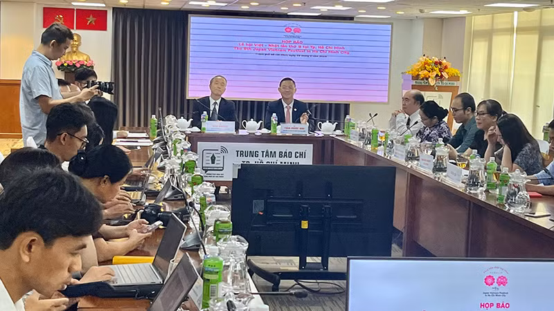 Quang cảnh buổi họp báo.