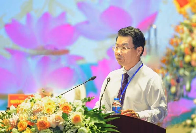 Đồng chí Nguyễn Hoàng Hà, Chủ tịch Ủy ban MTTQ Việt Nam tỉnh Ninh Bình khóa XI phát biểu khai mạc Đại hội. (Ảnh: Trường Giang)