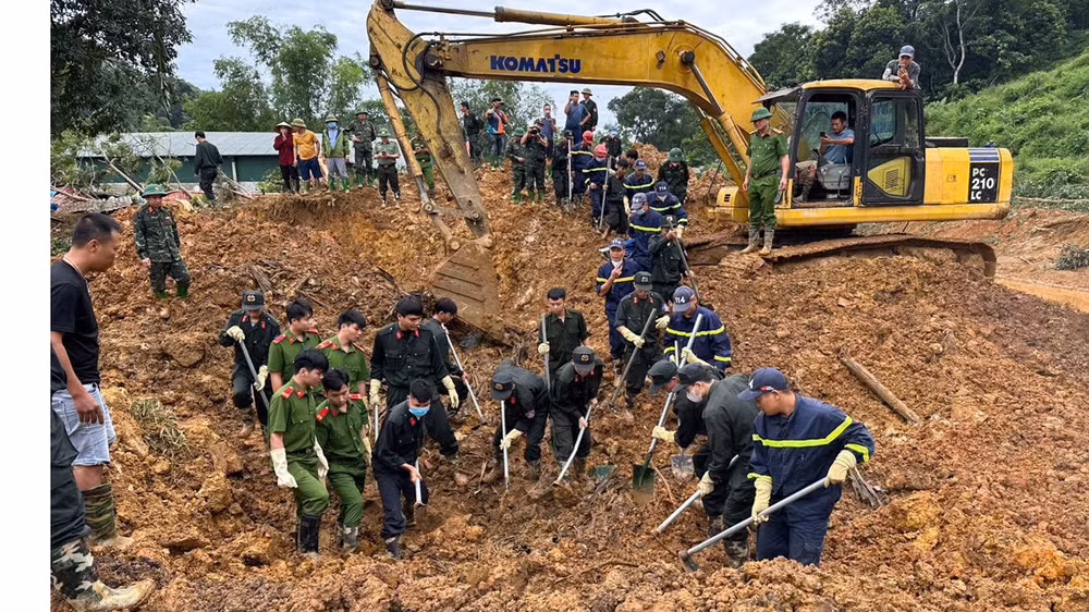 Lực lượng chức năng tìm thấy nạn nhân cuối cùng trong vụ sạt lở đất tại Km49, Quốc lộ 2.