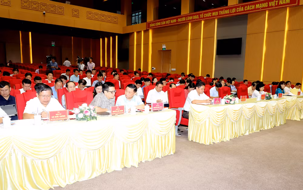 Toàn cảnh hội nghị.