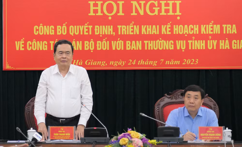 Đồng chí Trần Thanh Mẫn, Phó Chủ tịch Thường trực Quốc hội phát biểu tại buổi làm việc.