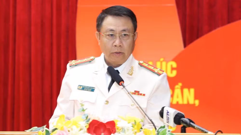 Đại tá Nguyễn Đức Thuận phát biểu nhận nhiệm vụ.