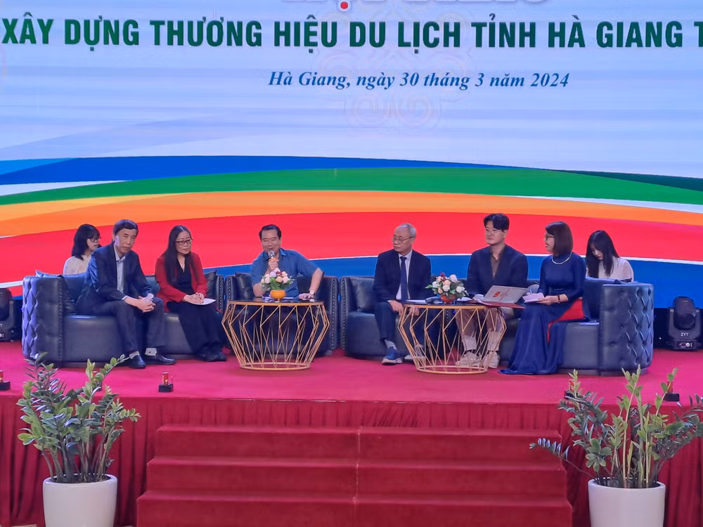 Các đại biểu thảo luận tại hội thảo.