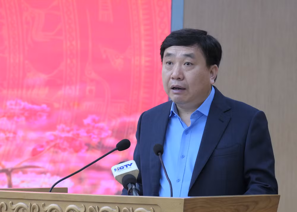 Đồng chí Nguyễn Mạnh Dũng, Quyền Bí thư Tỉnh ủy Hà Giang, phát biểu tại hội nghị.