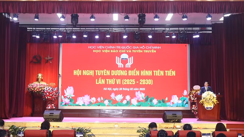 Quang cảnh hội nghị.