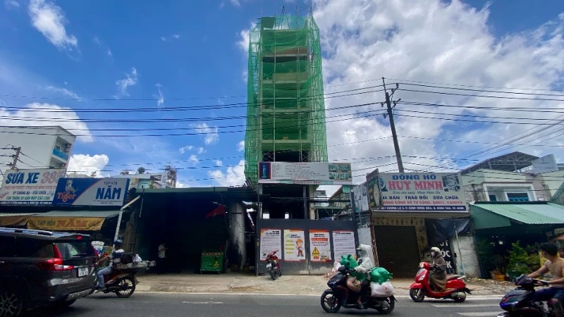 Một công trình xây dựng nhà ở riêng lẻ tại quận Bình Tân, Thành phố Hồ Chí Minh.