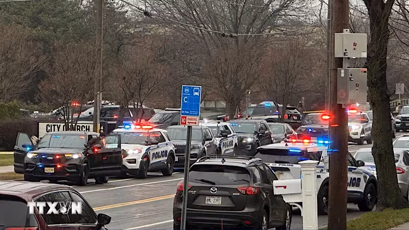 Cảnh sát Mỹ tại hiện trường một vụ xả súng. (Ảnh: AP/TTXVN)