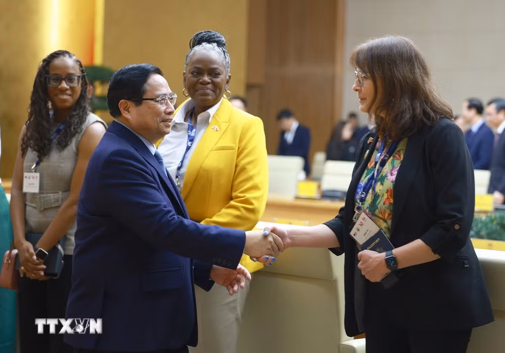 Thủ tướng Phạm Minh Chính với lãnh đạo các Trường Đại học của Hoa Kỳ sang Việt Nam dự Chương trình Hợp tác Học thuật Quốc tế (IAPP).