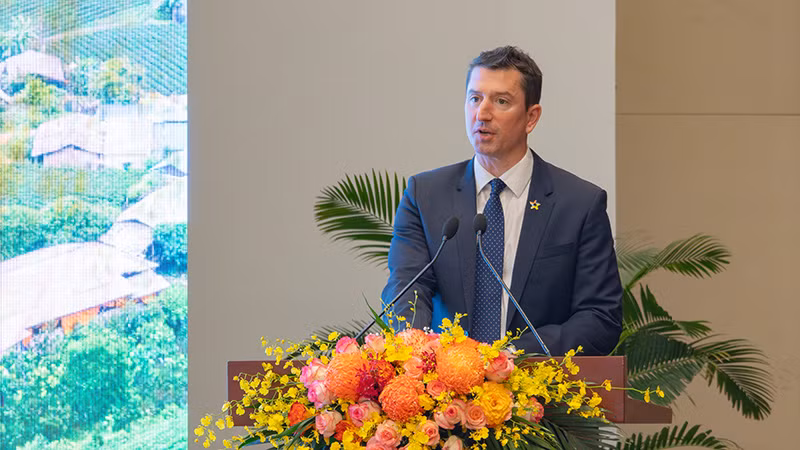 Phó Đại sứ Australia tại Việt Nam Mark Tattersall phát biểu tại hội thảo. (Ảnh: Ban tổ chức)