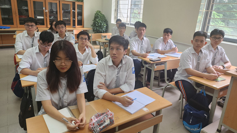 Giờ học của học sinh Trường trung học phổ thông chuyên Hà Nội-Amsterdam.