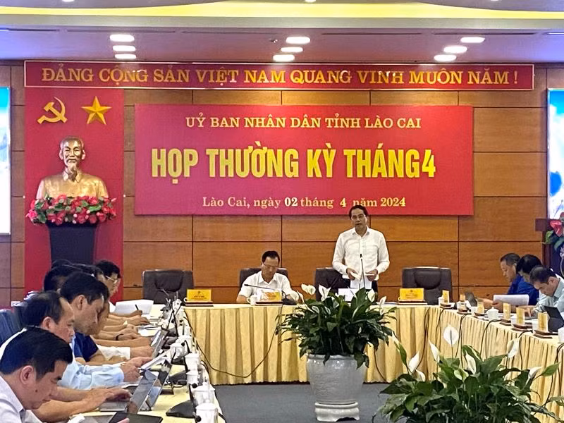 Phiên họp thường kỳ của Ủy ban nhân dân tỉnh Lào Cai chiều 2/4.