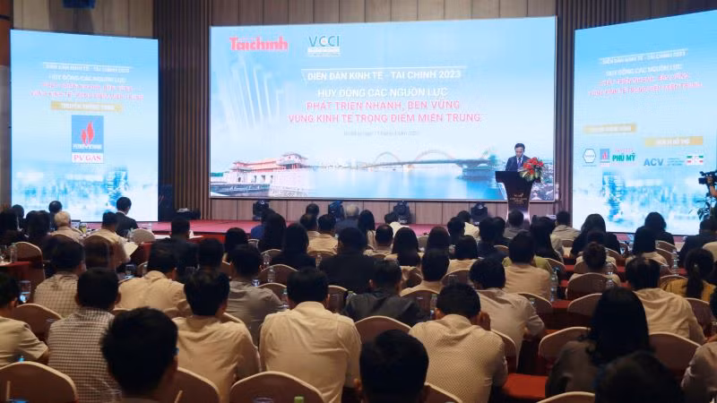 Toàn cảnh Diễn đàn.