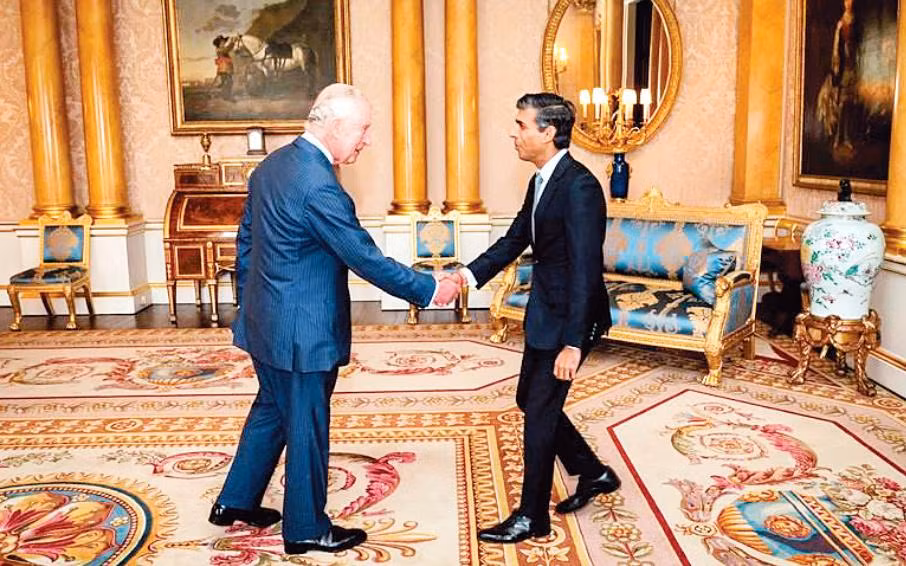 Ông Rishi Sunak chính thức trở thành Thủ tướng Anh sau khi được Vua Charles III bổ nhiệm. (Ảnh REUTERS)