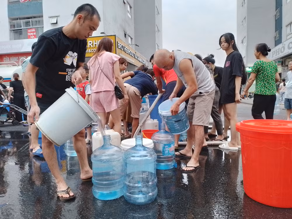 Nhiều ngày sau khi sự việc xảy ra, tình trạng thiếu nước vẫn chưa được khắc phục triệt để.