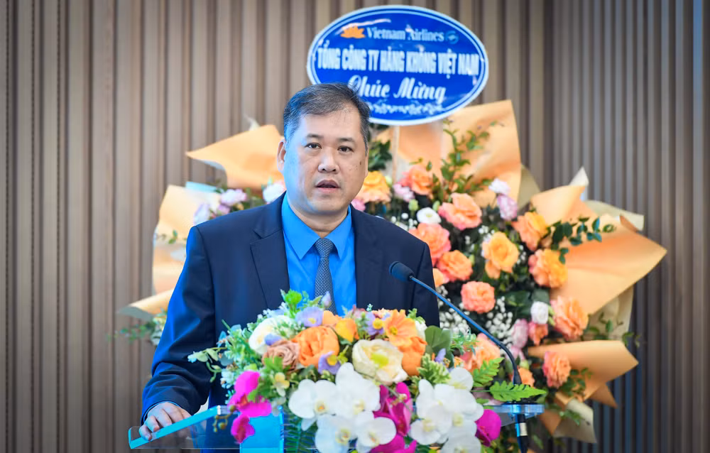 Đồng chí Nguyễn Minh Dũng, Trưởng ban Tài chính Tổng Liên đoàn Lao động Việt Nam phát biểu tại diễn đàn.