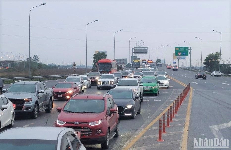 Theo đại diện Tổng Công ty đầu tư phát triển đường cao tốc Việt Nam (VEC), trong 3 tháng đầu năm 2023, các tuyến cao tốc của VEC đã phục vụ 14,8 triệu lượt xe, tăng 16,87% so với cùng kỳ năm 2022.