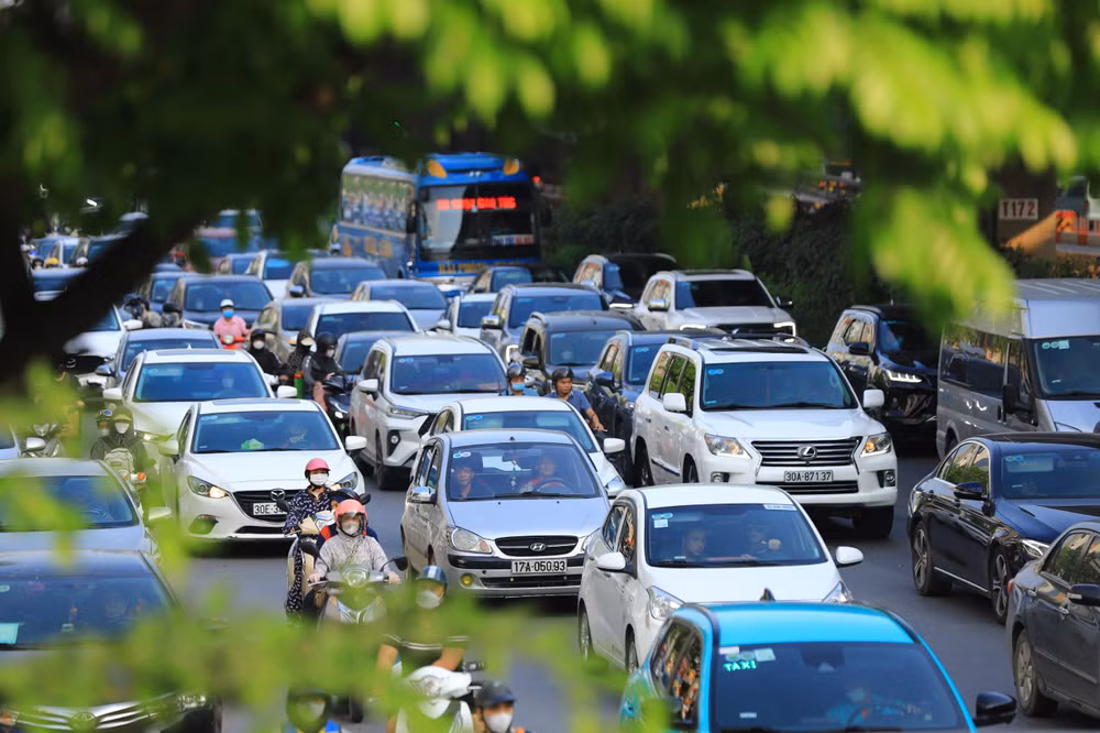 Phó Thủ tướng Chính phủ Trần Lưu Quang đã ký Công điện số 750/CĐ-TTg ngày 18/8/2023 của Thủ tướng Chính phủ về bảo đảm trật tự, an toàn giao thông trong dịp nghỉ Lễ Quốc khánh 2/9 và tháng cao điểm an toàn giao thông cho học sinh đến trường.