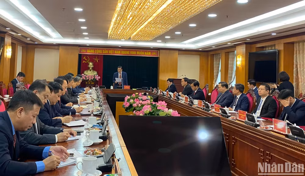 Quang cảnh buổi làm việc.