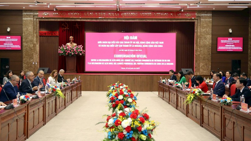 Quang cảnh cuộc hội đàm.