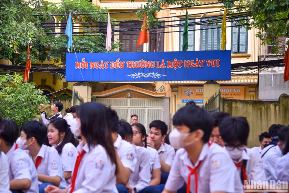 Mỗi ngày đến trường với các em sẽ đều là một ngày vui. (Ảnh: Nhật Quang)