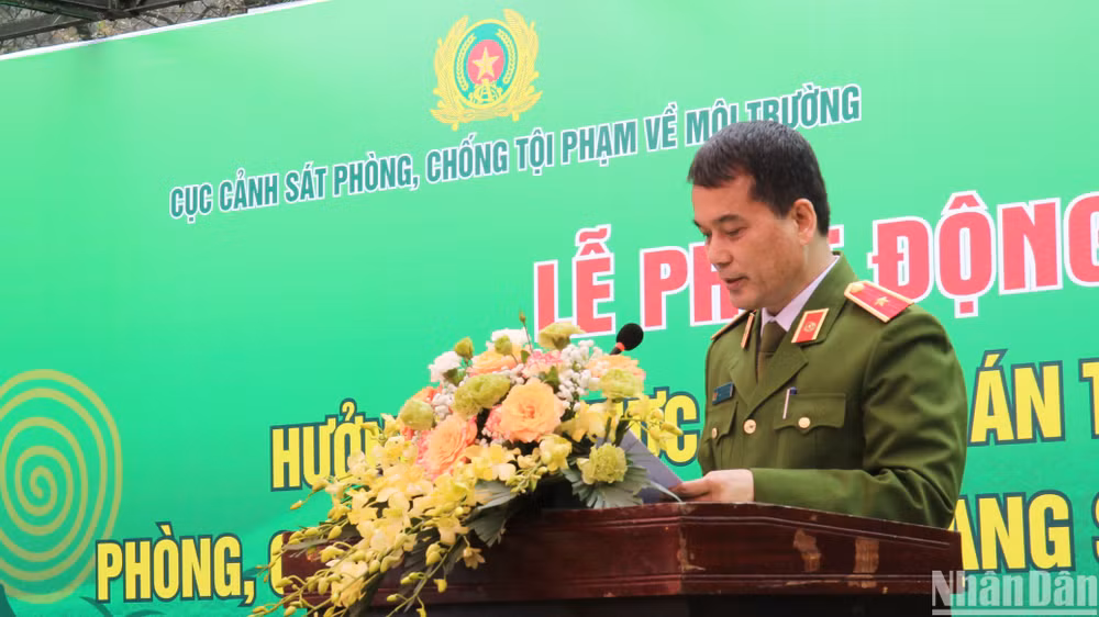 Thiếu tướng Hà Xuân Duy - Phó Cục trưởng Cục cảnh sát Phòng, chống tội phạm về môi trường phát biểu tại lễ phát động.