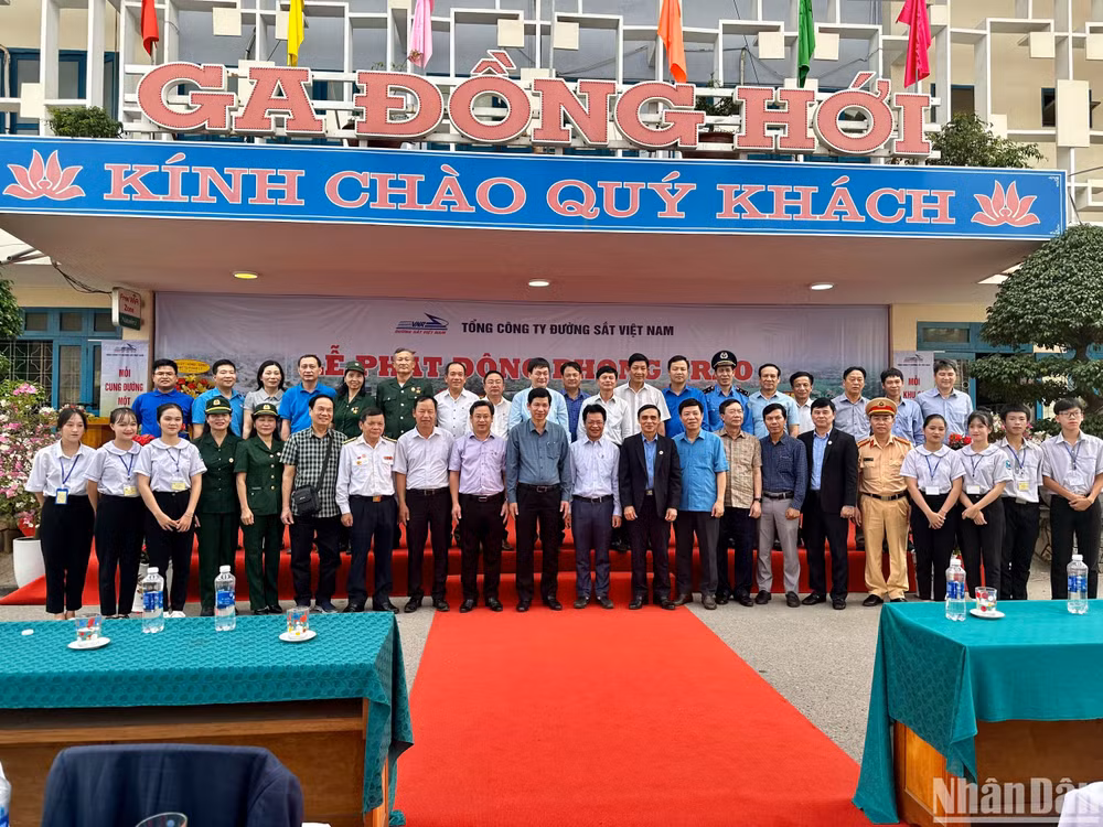 Các đại biểu tham gia tại buổi lễ phát động tại Quảng Bình.