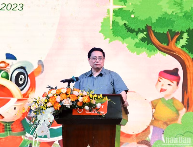 Thủ tướng Phạm Minh Chính phát biểu ý kiến tại Chương trình Vui Tết Trung thu - Nụ cười hồng.