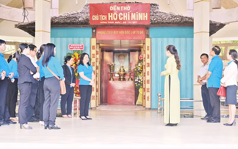 Đền thờ Bác Hồ ở xã Long Đức, TP Trà Vinh, tỉnh Trà Vinh.