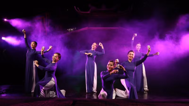 Các tiết mục nghệ thuật đan xen tạo nên sức hút mới mẻ.