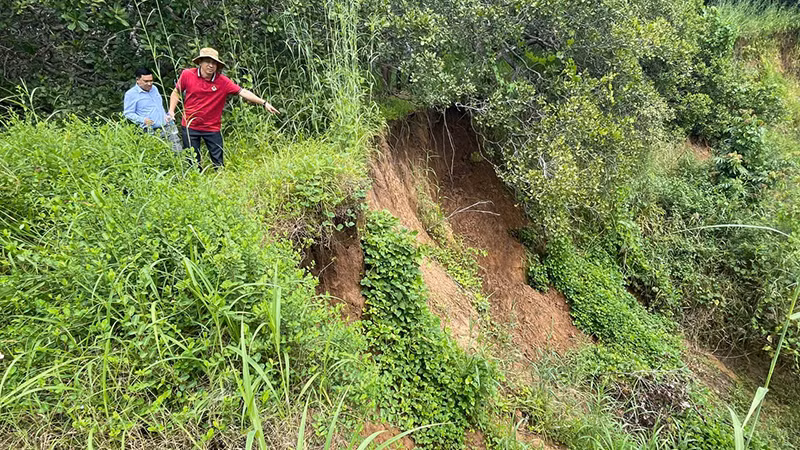 Bờ sông Ea H’leo sạt lở vào sát khu vực khai quật Di chỉ khảo cổ học Thác Hai.