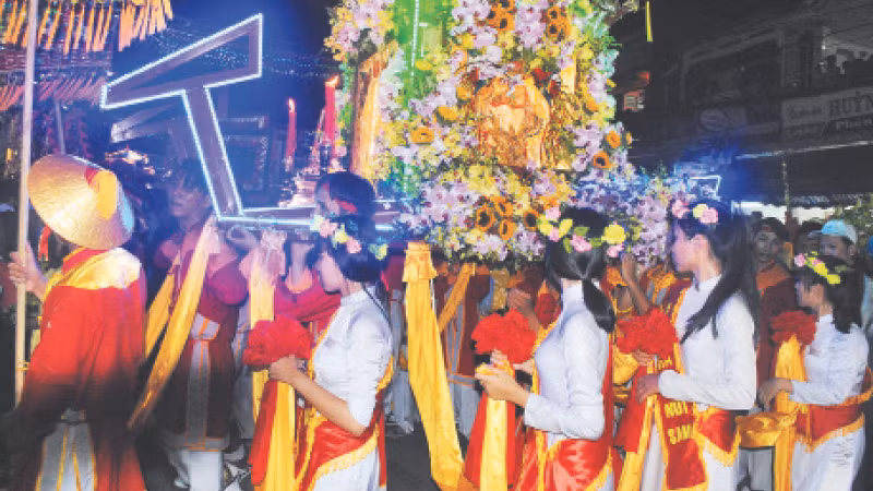 Một nghi lễ trong Lễ hội vía Bà Chúa Xứ núi Sam. 