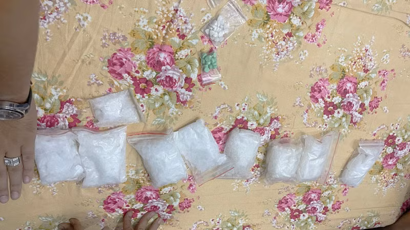 Công an thu giữ lượng lớn ma túy các loại tại nơi ở của Trường. (Ảnh: Công an cung cấp).