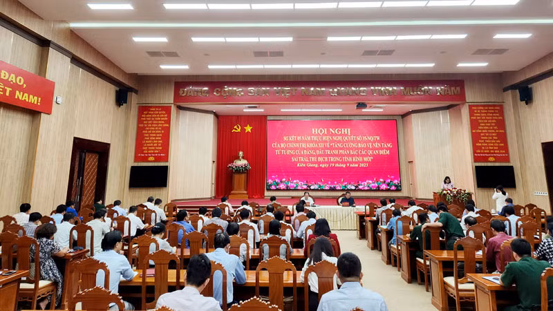 Quang cảnh hội nghị tổ chức sơ kết 5 năm triển khai thực hiện Nghị quyết số 35-NQ/TW.