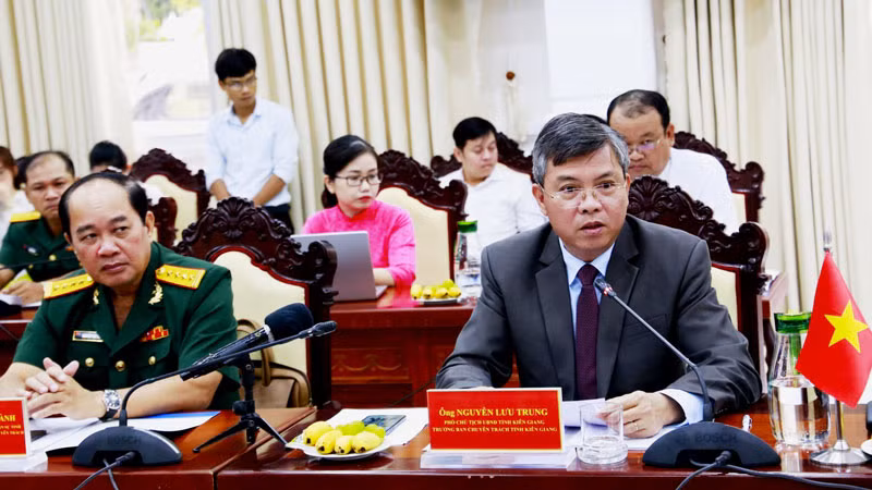 Phó Chủ tịch Ủy ban nhân dân tỉnh Kiên Giang Nguyễn Lưu Trung phát biểu tại lễ ký kết.