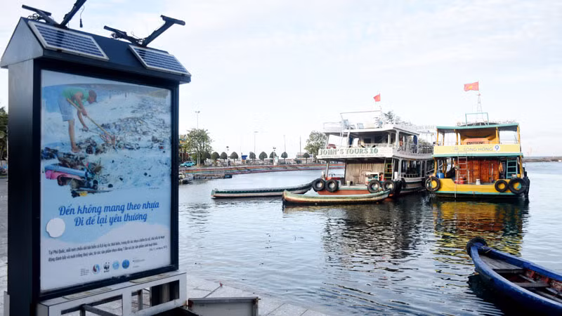 Tuyên truyền bảo vệ môi trường ở phường Dương Đông, thành phố Phú Quốc.