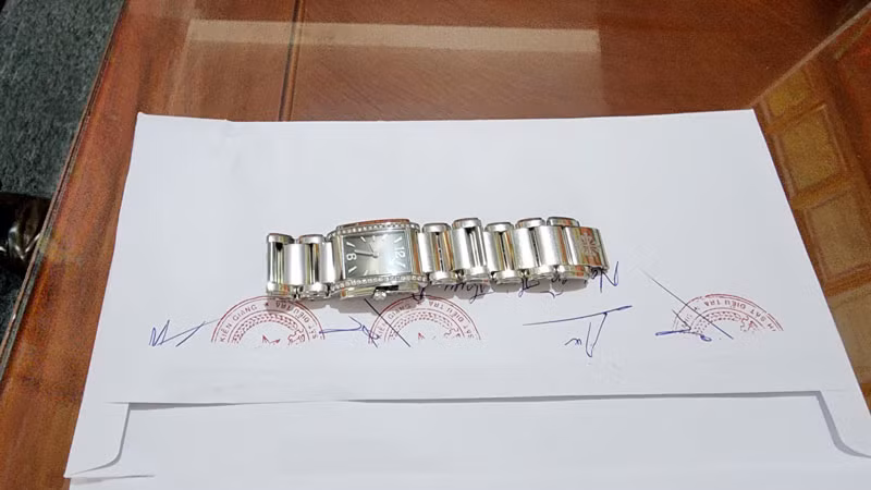 Chiếc đồng hồ Patek Philippe mà chị Mạc Thanh Thảo trình báo bị mất tại sân bay Phú Quốc. (Ảnh: Công an cung cấp).