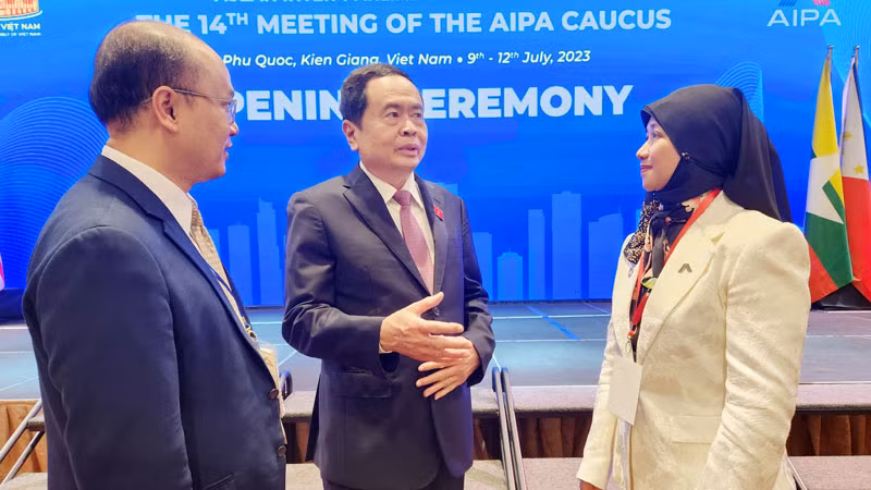 Phó Chủ tịch Thường trực Quốc hội Trần Thanh Mẫn gặp gỡ Trưởng đoàn Nghị viện, các vị nghị sĩ Nghị viện thành viên Nhóm tư vấn AIPA về tham dự phiên khai mạc.