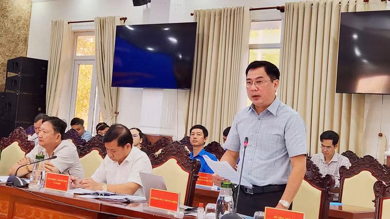 Lãnh đạo Sở Thông tin và Truyền thông giải đáp các đề xuất, kiến nghị của thanh niên.