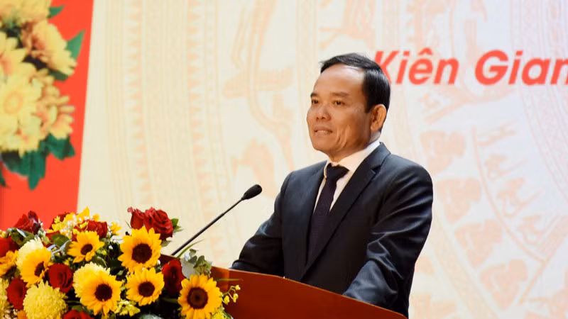 Phó Thủ tướng Trần Lưu Quang phát biểu chỉ đạo.