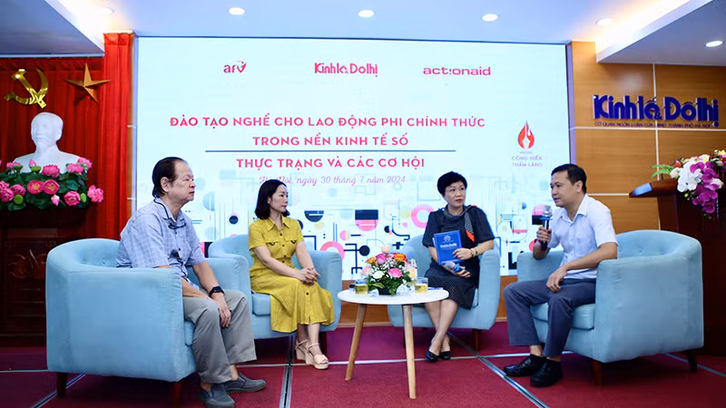 Diễn giả tại tọa đàm “Đào tạo nghề cho lao động phi chính thức trong nền kinh tế số - Thực trạng và các cơ hội”. (Ảnh: DUY KHÁNH)