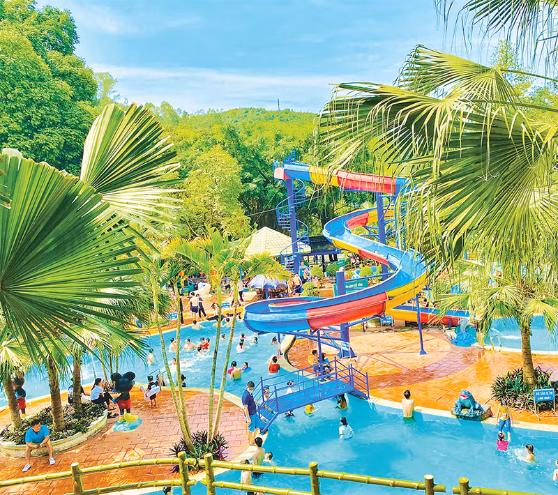 Khu du lịch Ao Vua dịp đầu hè năm 2023.