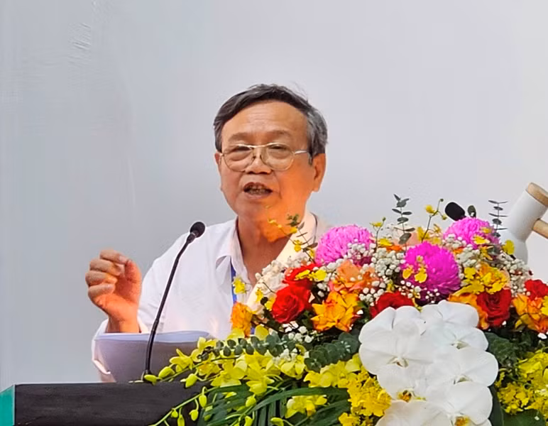 Đại diện Đoàn Chủ tịch kết luận hội thảo.