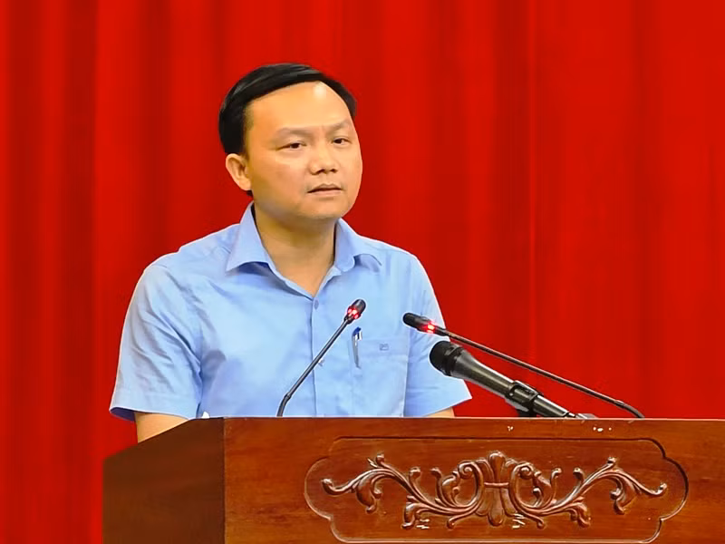 Giám đốc Sở Kế hoạch và Đầu tư thảo luận tại hội nghị.