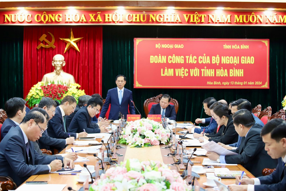 Bộ trưởng Ngoại giao Bùi Thanh Sơn phát biểu tại buổi làm việc.