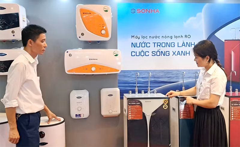 Một gian hàng giới thiệu sản phẩm tại Hội chợ Triển lãm sản phẩm công nghiệp chủ lực thành phố Hà Nội năm 2024.